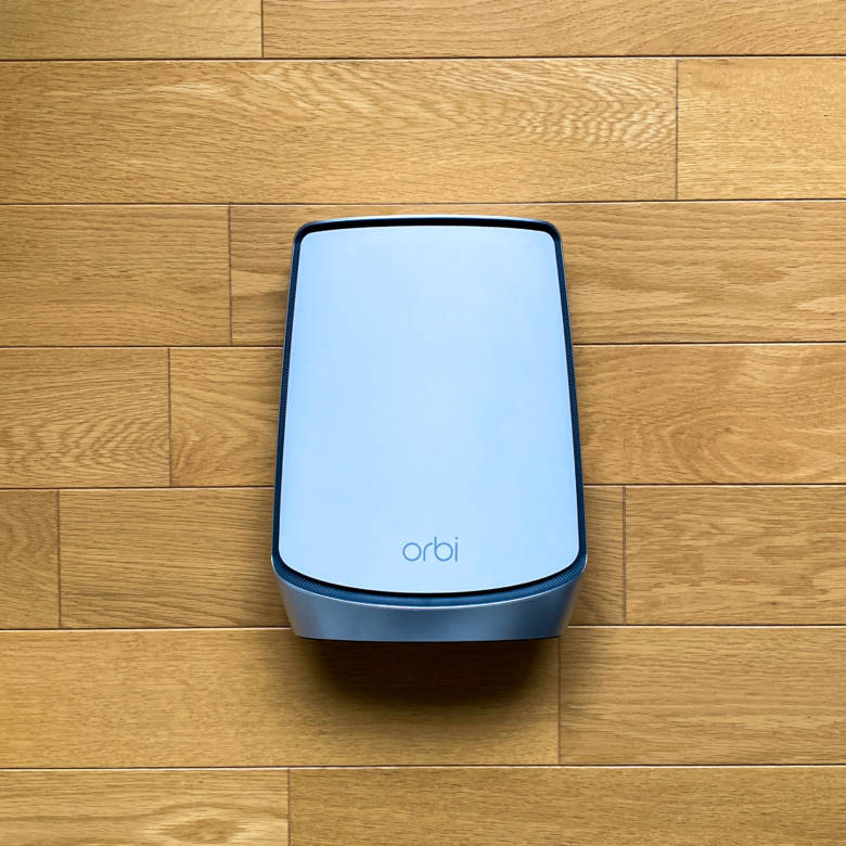 Orbi WiFi6はトライバンドタイプのメッシュWi-Fiルーター