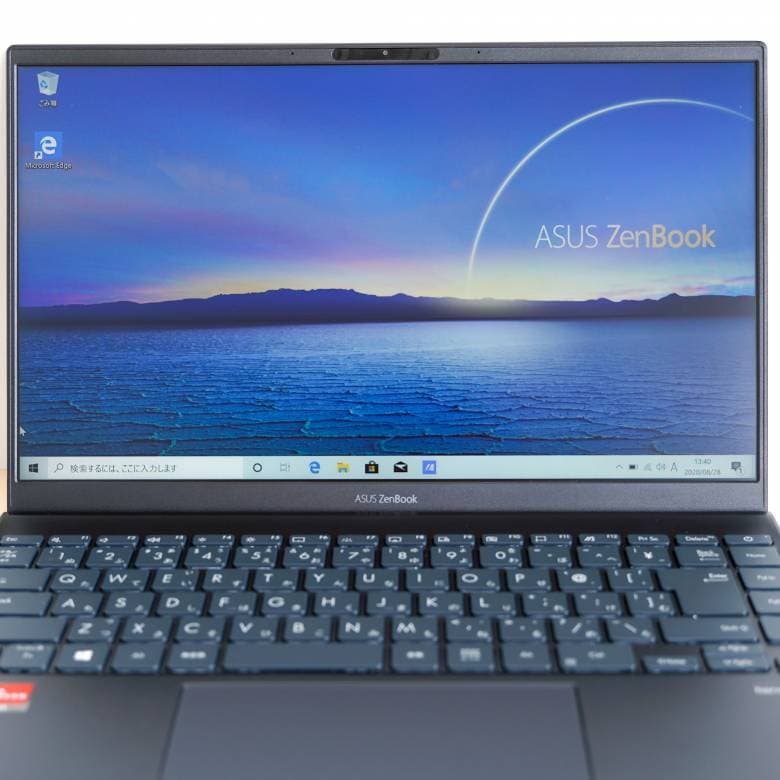 ASUS ZenBook 14 UM425IAのディスプレイは1920 x 1080ドットのフルHD