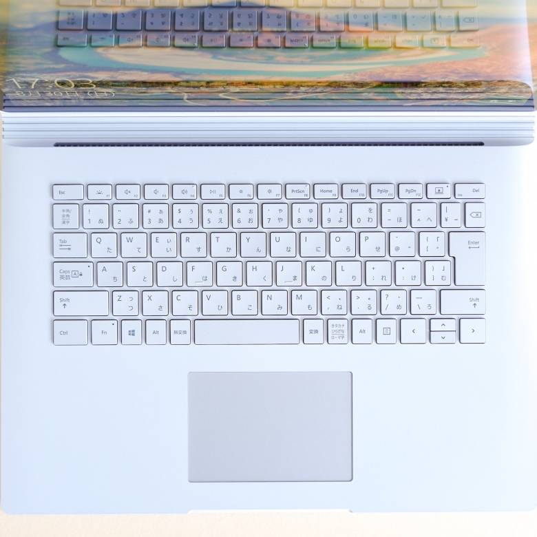 Surface Book 3 15インチのキーボード