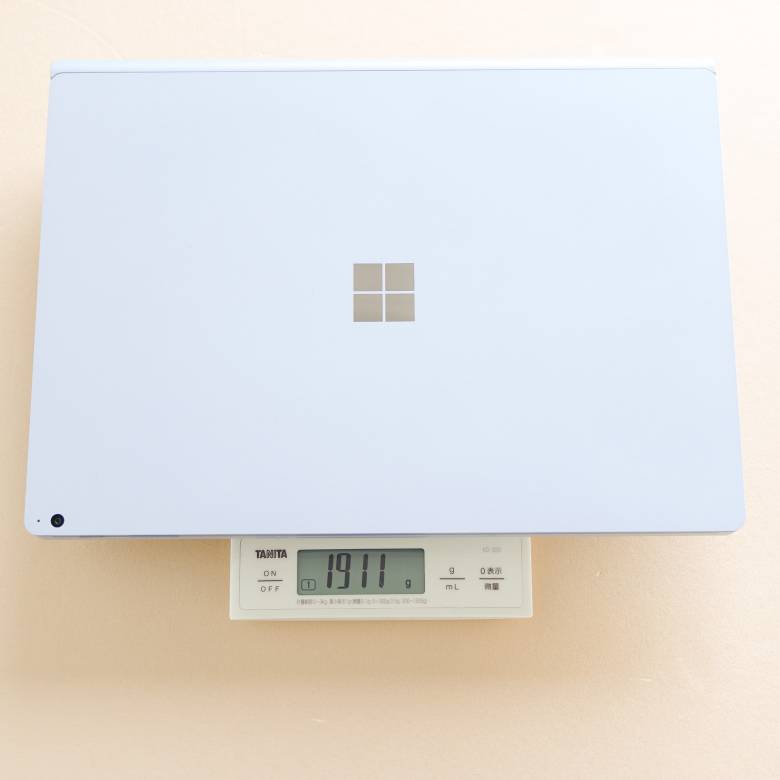 Surface Book 3 15インチの重量は約1.9kg