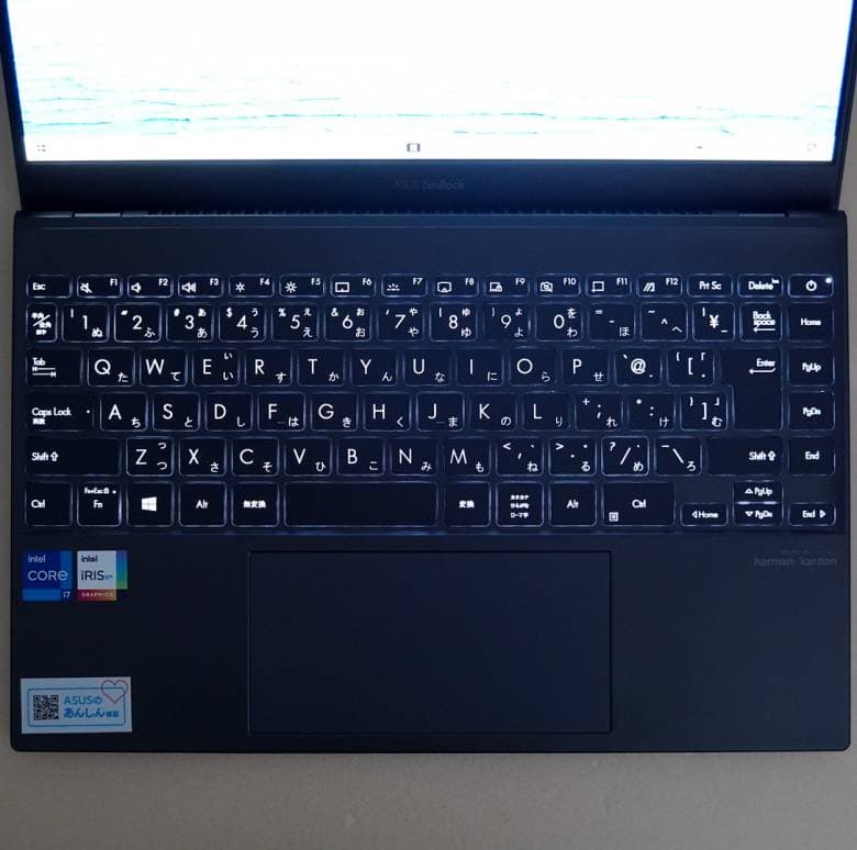 ASUS ZenBook 13 UX325EAのキーボードは三段階のバックライト搭載