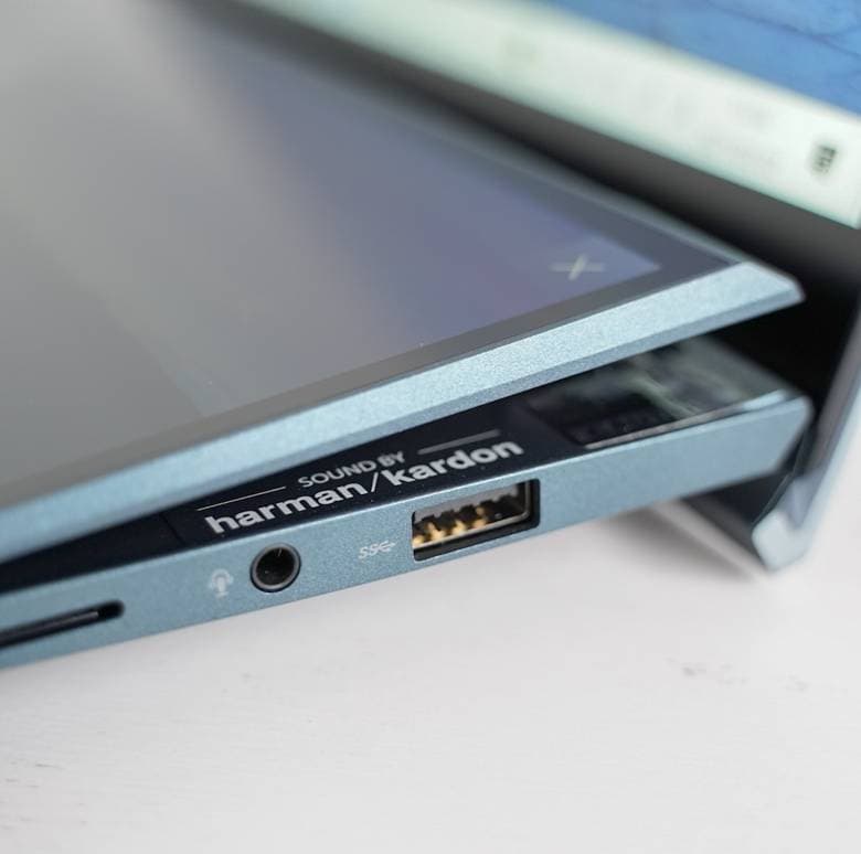 ASUS ZenBook Duo 14 UX482はharman kardon製のスピーカー搭載