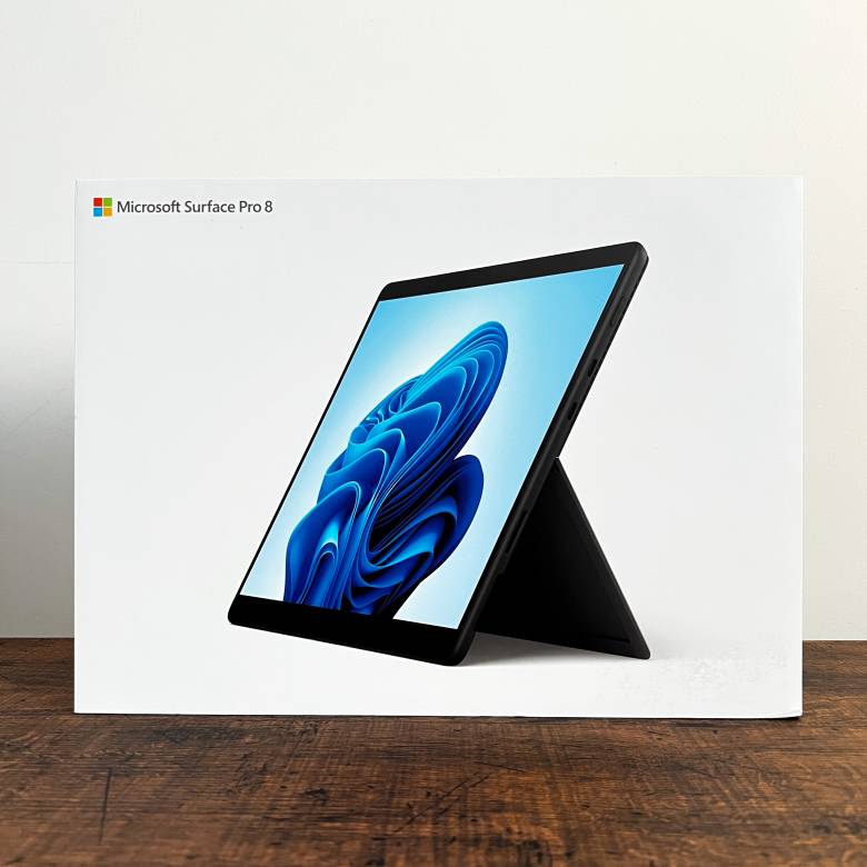 Surface Pro 8の外箱