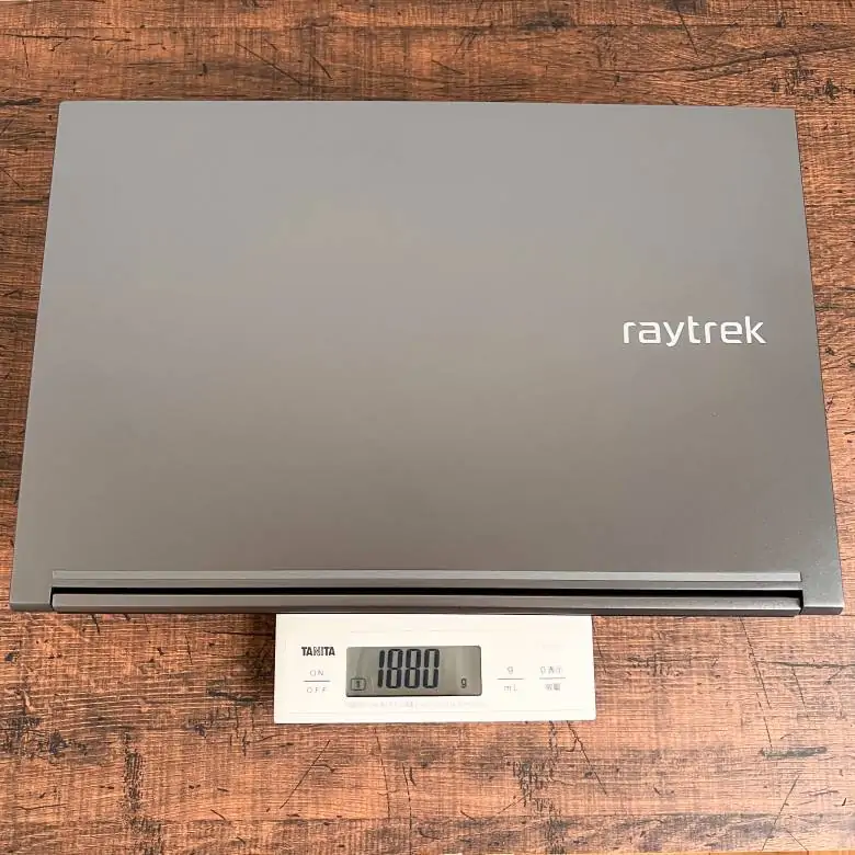 raytrek G5-TAの重量は約1.9kg