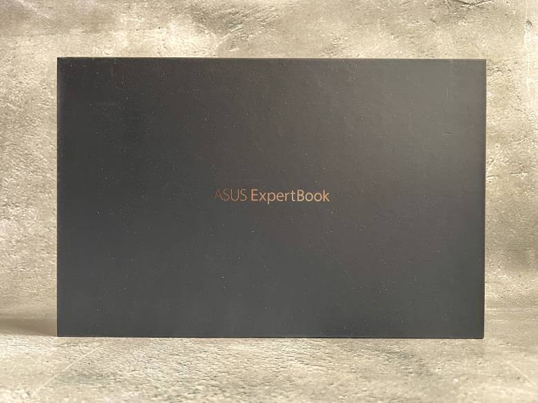 ASUS ExpertBook B9 B9400CBAの外箱