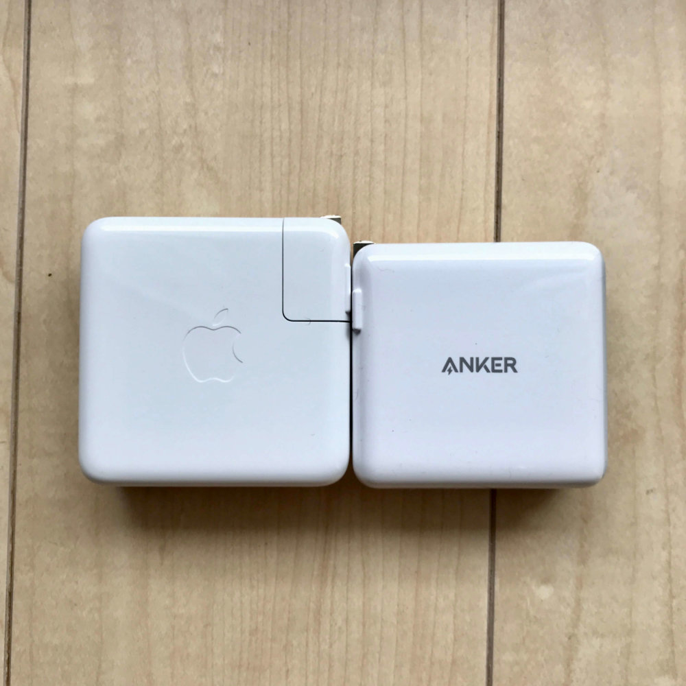 Anker PowerPort Ⅱ PDとMacBook ProのACアダプター比較