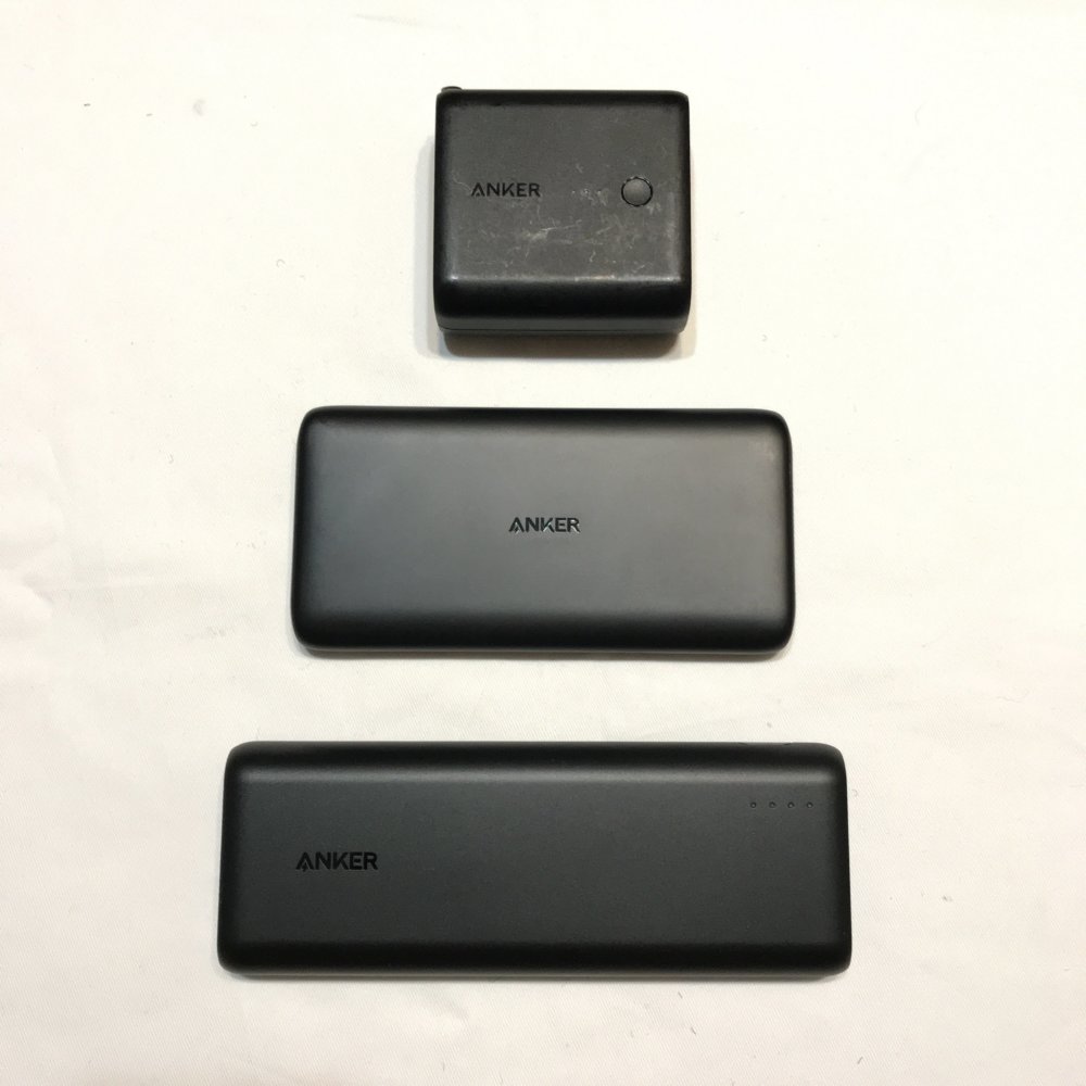 Ankerのモバイルバッテリーを三種類並べた様子