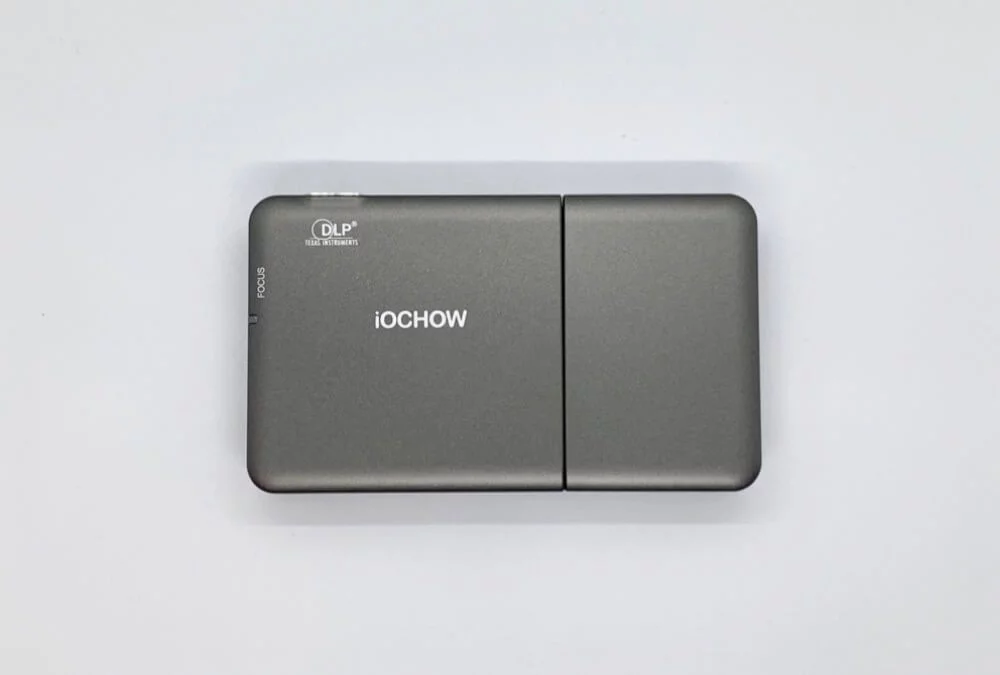 【iOCHOW iO2レビュー】Android搭載のミニプロジェクター【200