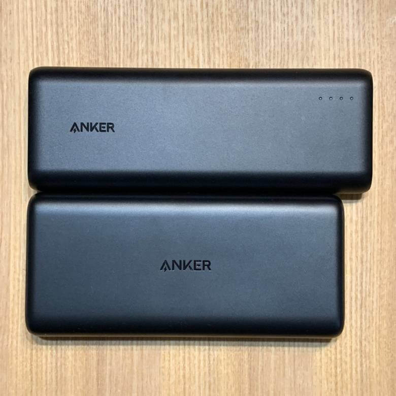 Anker PowerCore Speed 20000PDとAnker PowerCore Lite 20000のサイズ比較