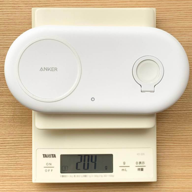 Anker PowerWave+ Pad with Watch Holderの重量は約200g