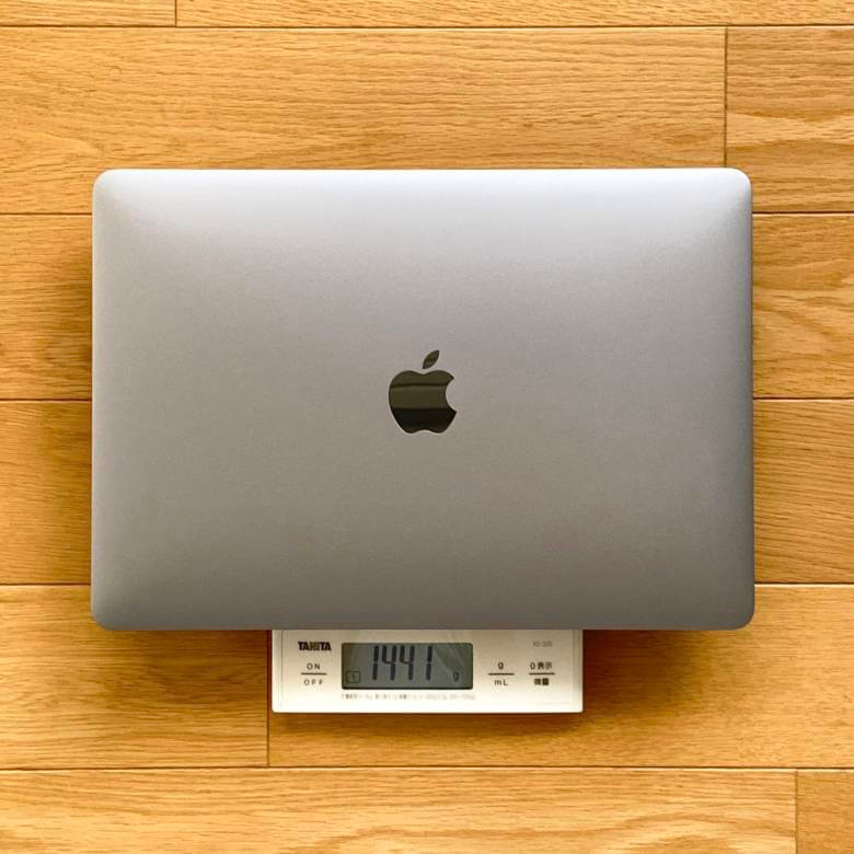 MacBook Proの重量は約1.44kg