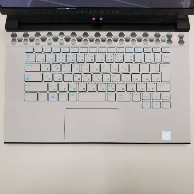 NEW ALIENWARE M15のキーボード