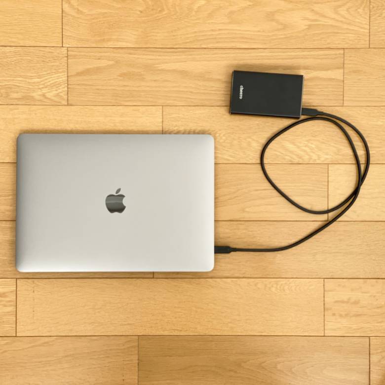 cheero Power Plus 5 15000mAhはMacBook AirやUSB-C充電対応のノートPCであっても急速充電可能