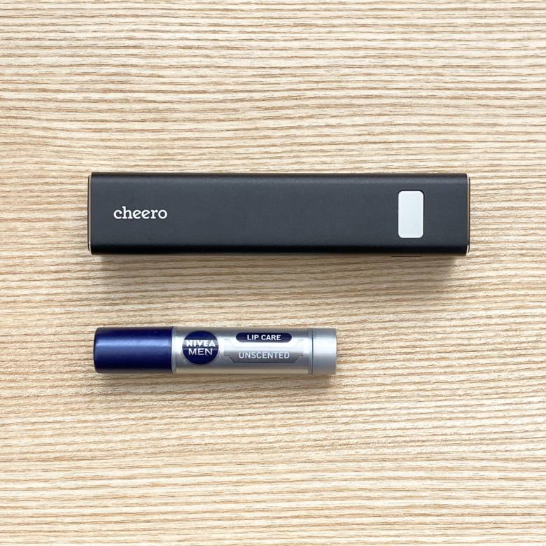 cheero Power Plus 5 Stick 5000mAhのサイズは約25 x 27 x 120mm