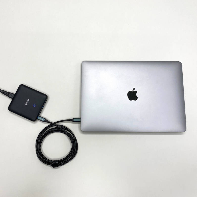 Anker PowerPort Atom Ⅲ Slim (Four Ports)はMacBookでも充電可能