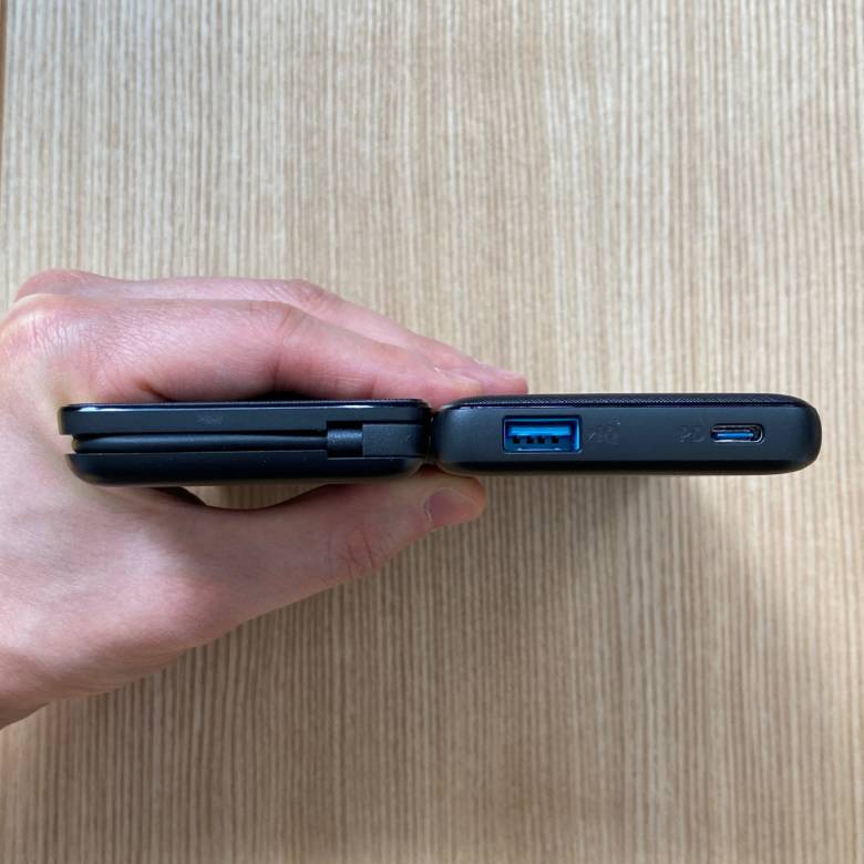 Anker PowerCore+ 10000 with built-in USB-C Cableは厚さ1.5cmのスリム設計
