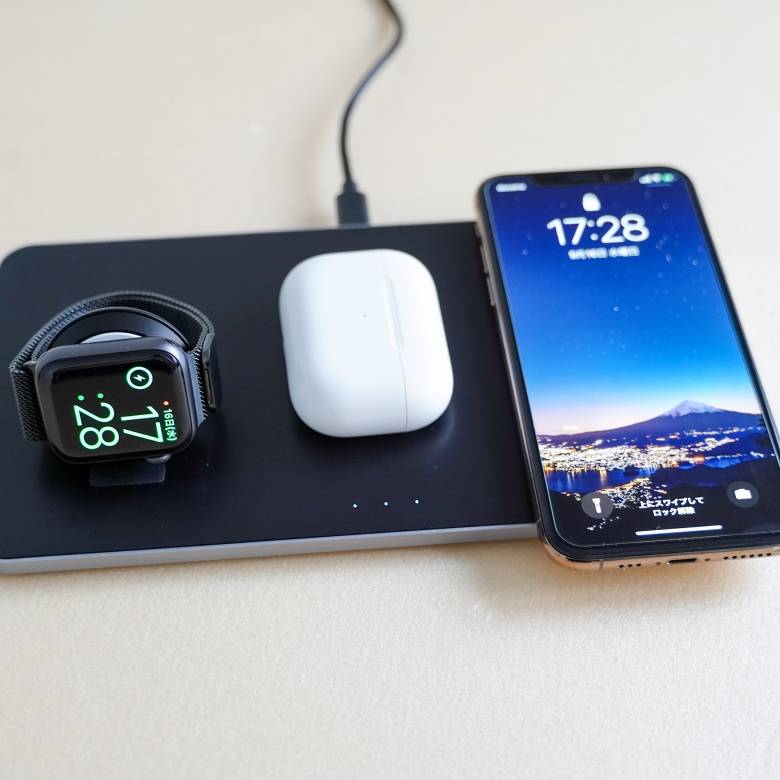 Satechiトリオ ワイヤレス充電パッドはiPhone・Apple Watch・AirPodsが3台同時充電可能