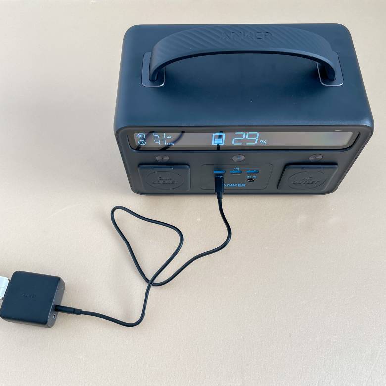 Anker PowerHouse II 400は最大60WのPD対応USB-C入力に対応