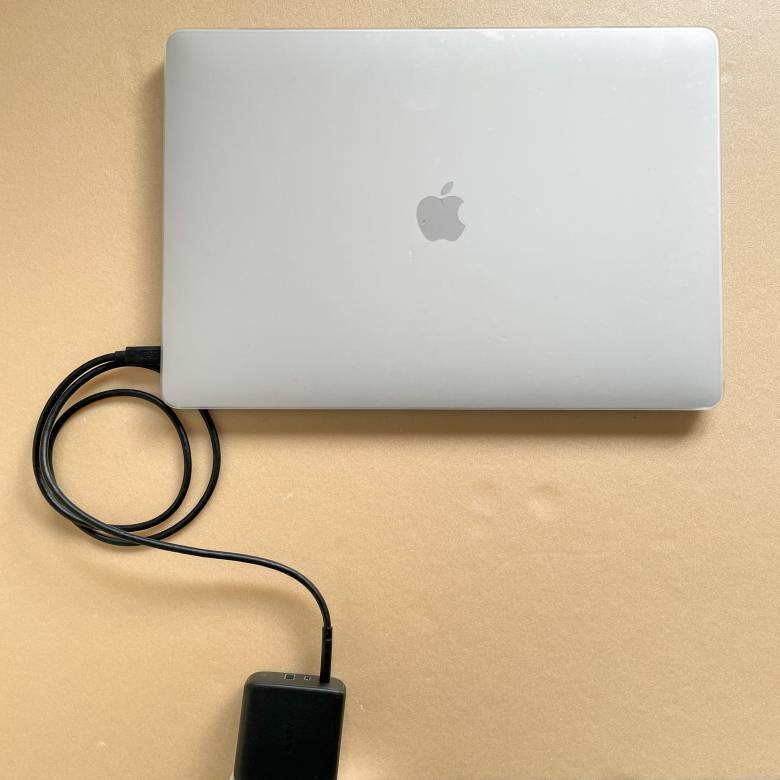 AUKEY Omnia Mix 3は16インチMacBook Proでも急速充電可能