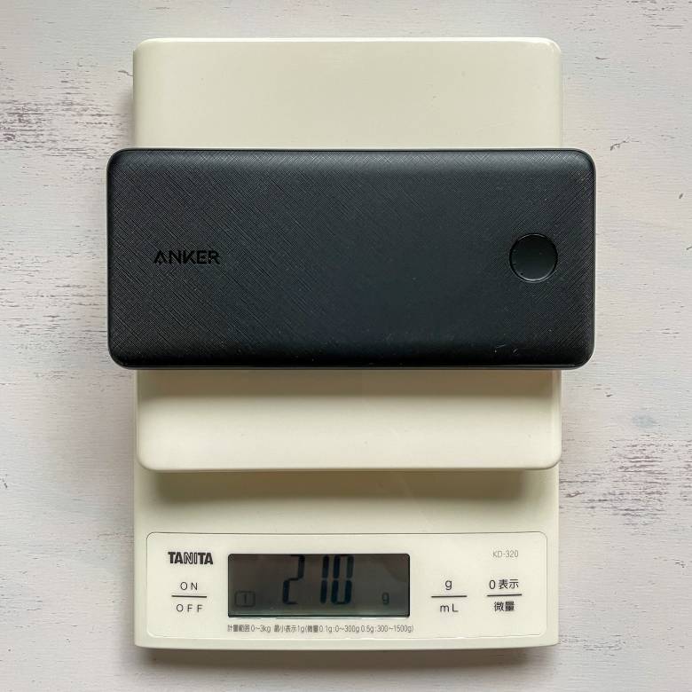 Anker PowerCore Slim 10000 PD 20Wの重量は約210g