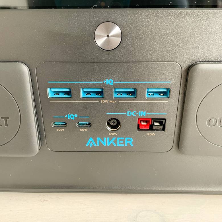 Anker PowerHouse II 800はDCとPD対応USB-C、2種類の本体充電に対応