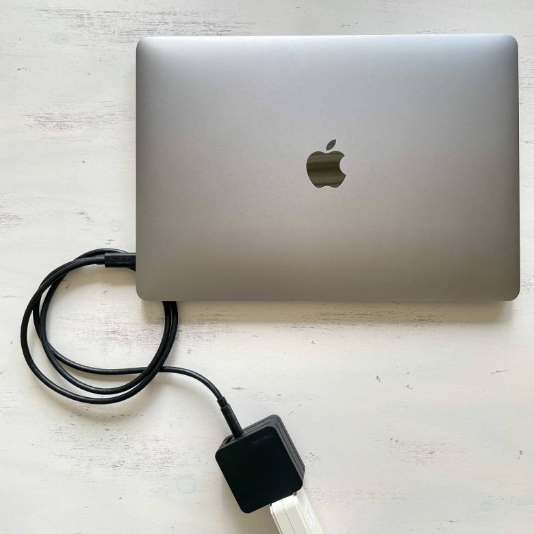 DIGIFORCE 65W USB Fast ChargerはMacBook Proでも急速充電可能