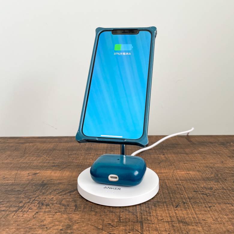 Anker PowerWave Magnetic 2-in-1 Stand Liteの外観