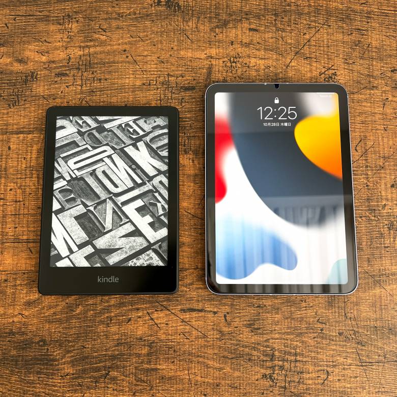 Kindle Paperwhite 第11世代とiPad mini 6のサイズ比較