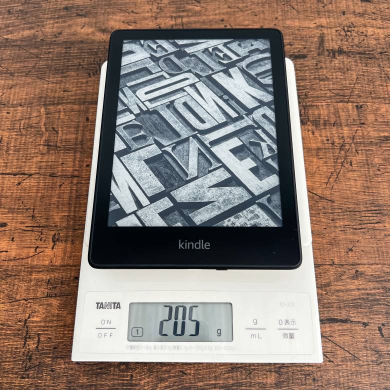 Kindle Paperwhite 第11世代の重量は約205g