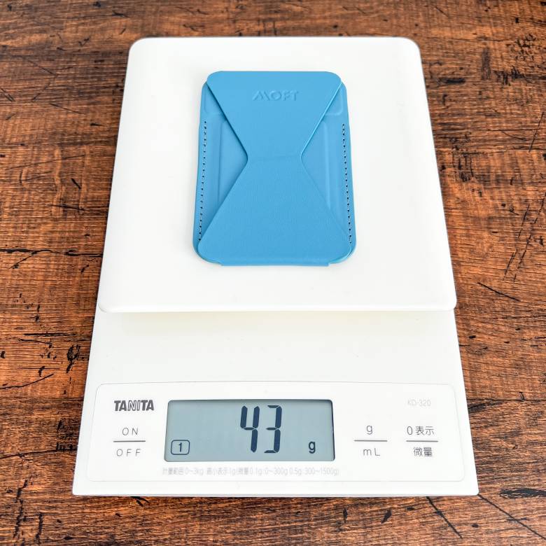 MOFT MagSafe対応iPhone13/12シリーズ用スタンド＆ウォレットの重量は約43g