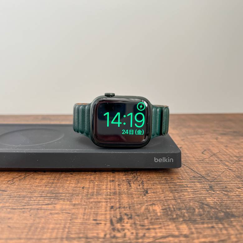 Belkin MagSafe 3-in-1 ワイヤレス充電パッドはApple Watchのナイトスタンドモードに対応