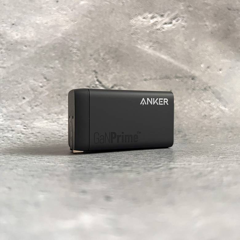 Anker 735 Chargerの表面