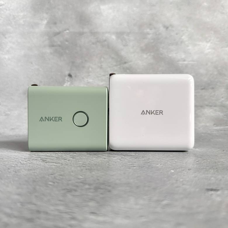 Anker 521 Power BankとAnker PowerCore III Fusion 5000のサイズ比較